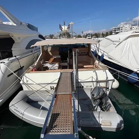 Eva's Yatch אתונה